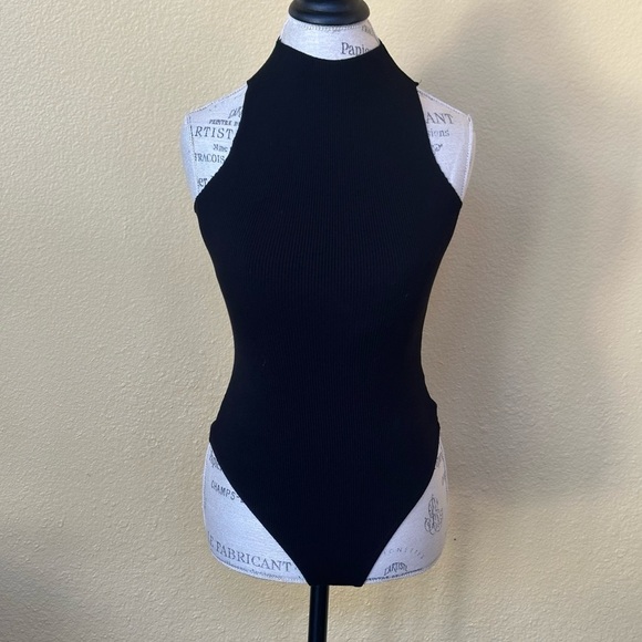 naked wardrobe Tops - Naked Wardrobe Sleeveless Ribbed Black Mock Neck Bodysuit Size Medium EUC!